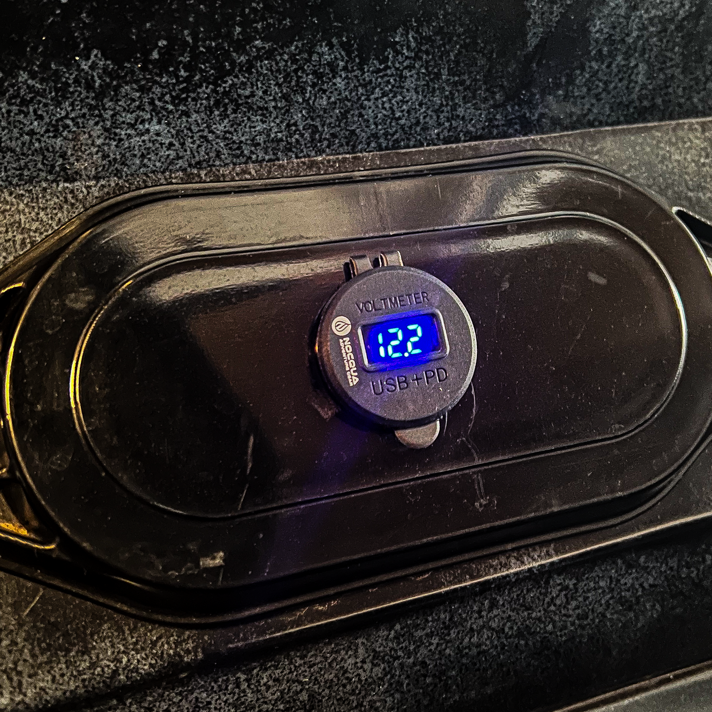 Nocqua - Surface Mounted Kayak Voltmeter + USB