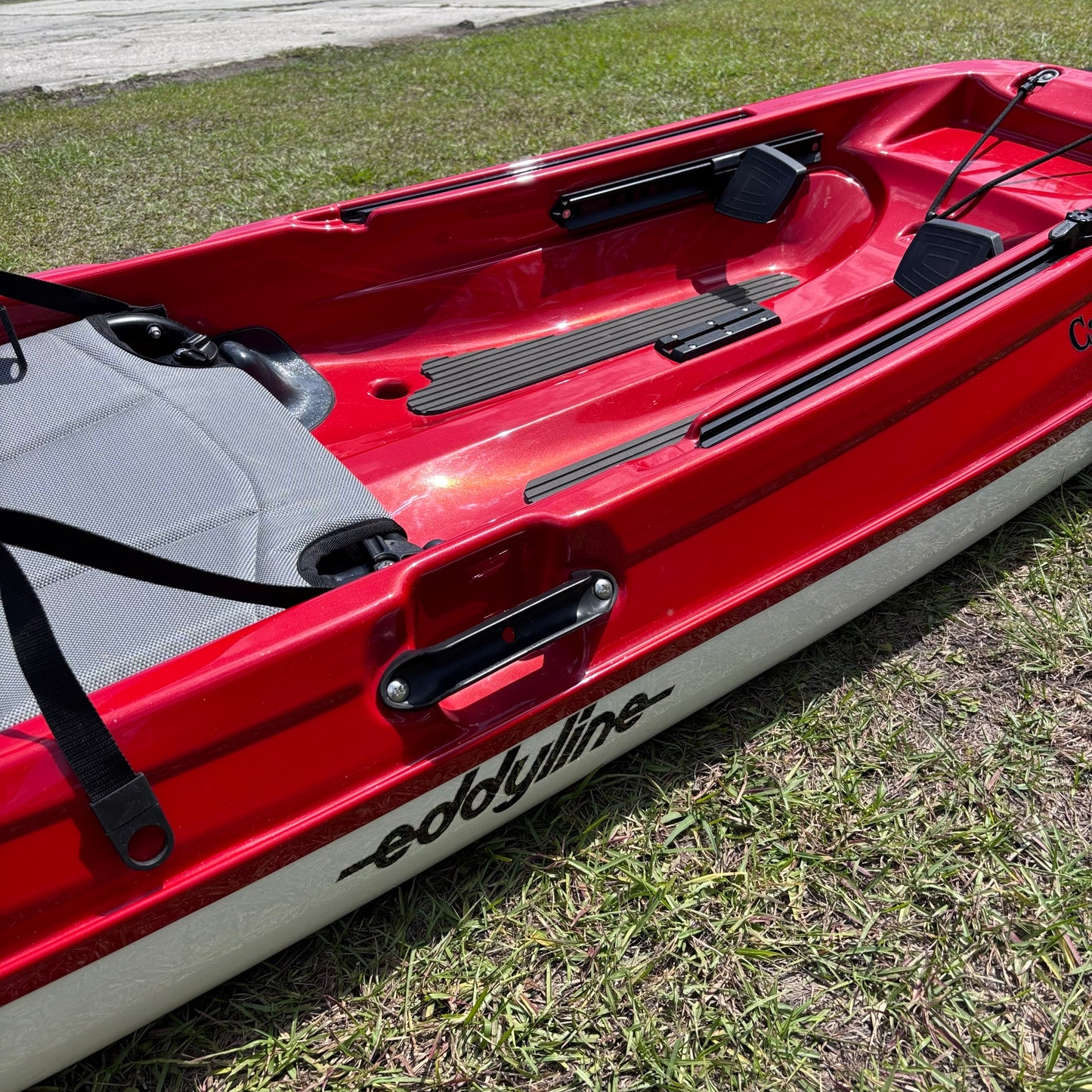 (USED) 14' Eddyline Caribbean 14FS Lightweight Recreational Kayak