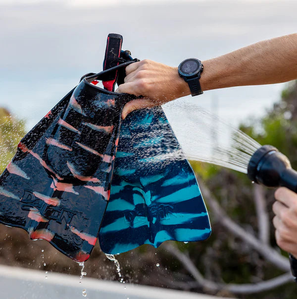 BeachBox - Portable Outdoor Shower Tank and Sprayer